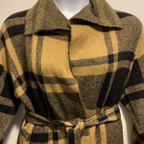 Sweater - Picture 2 of 6